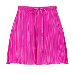 Good American Always Fits Plisse Shorts In Fuchsia Size 1/2
